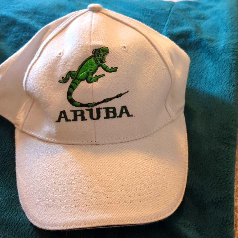 Aruba lHat Adjustable. White & Green